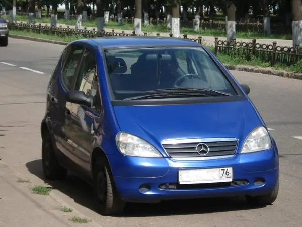 Dezmembrez Mercede A Class