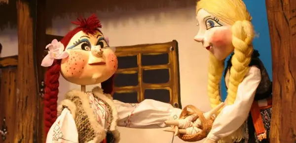 Fata babei şi fata mosneagului
