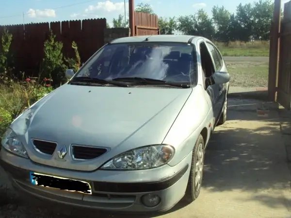 Dezmembrez megane hatchback an 2001 motor 1600 cm3 16 valve