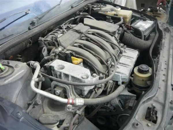 Dezmembrez laguna facelift an 2000 motor 1600 cm3 tip k4m