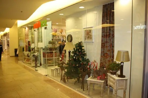 Primul magazin de decoratiuni interioare Nobila Casa la Iulius Mall