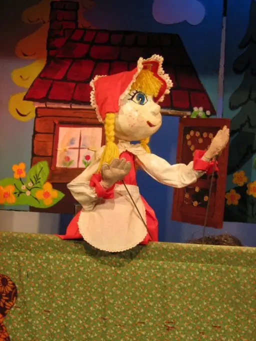 Scufita Rosie - teatru de papusi