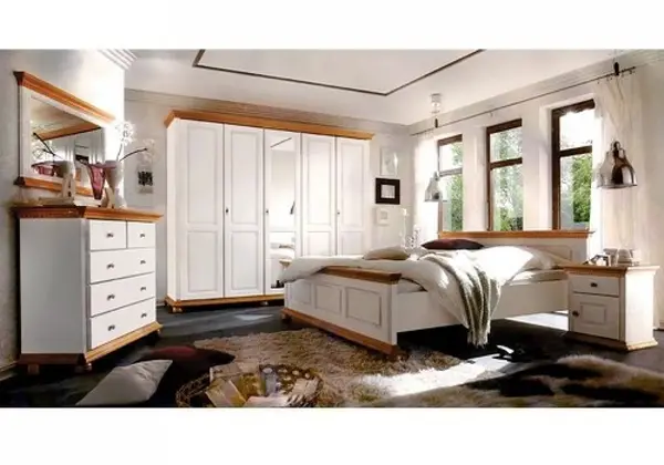 Lichidare de stoc la canapele, coltare, mobila living, mese si scaune