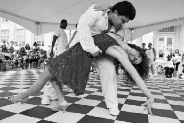 Socializare-n pasi de dans: Bachata si Merengue la Timisoara