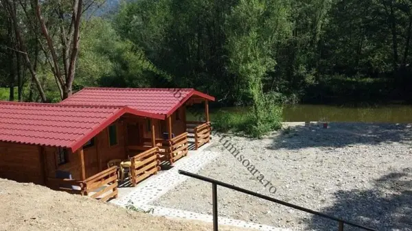 Casa de vacanta/Afacere familiala de vanzare in Orsova-Cazanele Dunarii