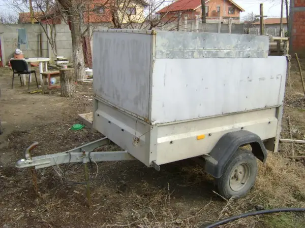Vand Remorcuta Auto 550 kg