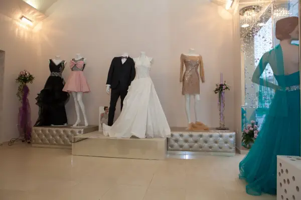 Eli Laslean propune ceremonia de lux la Salonul Mirilor din Timisoara