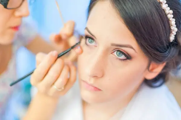 Gabriela Strugaru - make-up artist
