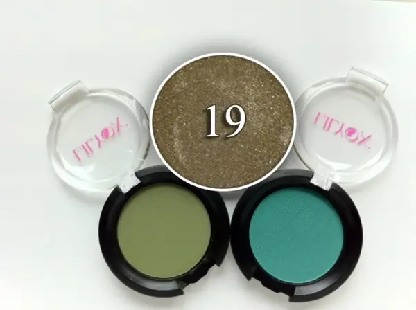 Fard pentru pleoape mono compact – Verde inchis cu sclipici (19)