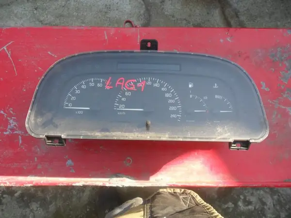 Vand ceas bord pentru Lag. 1 an 1998