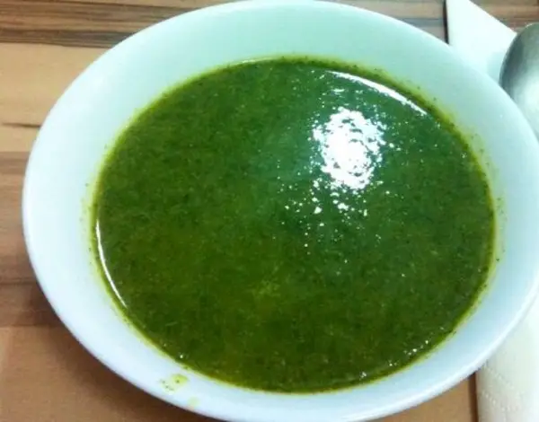 Supa crema de urzici cu menta