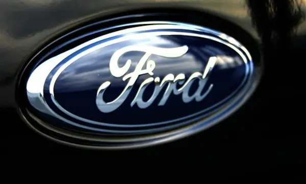 Promotie la comenzi online de piese auto Ford