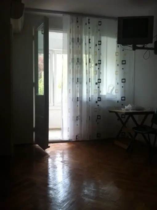 Proprietar inchiriez apartament 1 camera