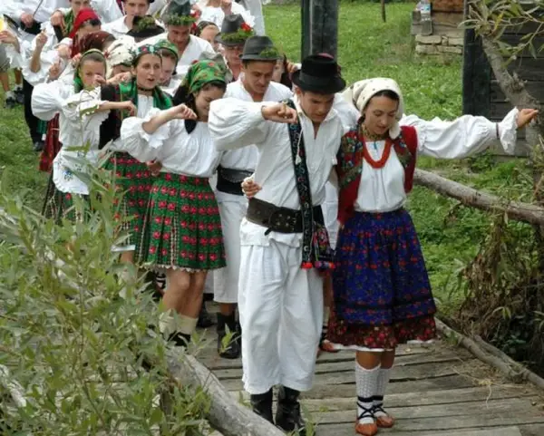 Sezatoare - Obiceiuri si traditii de nunta!