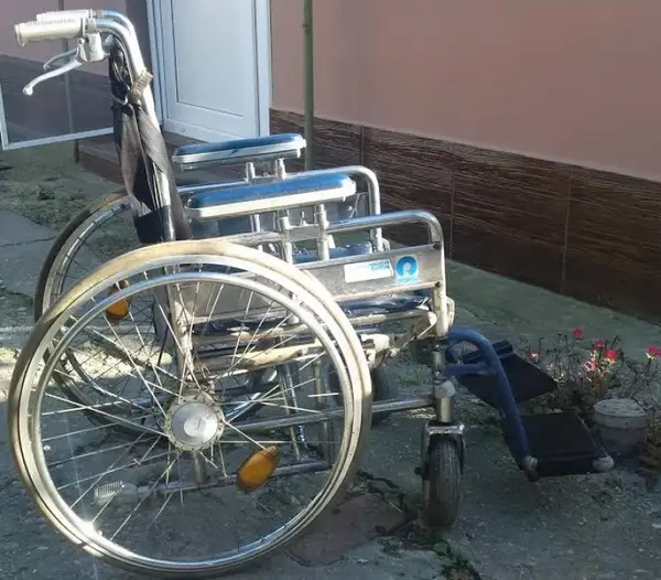 Carucior pt. persoane cu handicap sau batrani