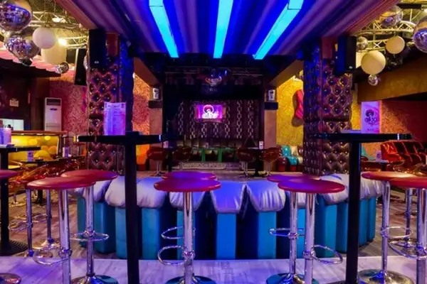 Club 30