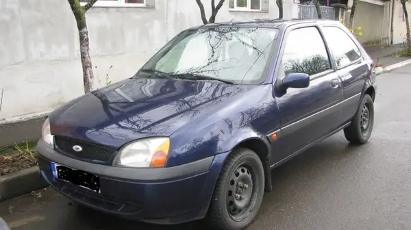 Vand Ford Fiesta din 2001