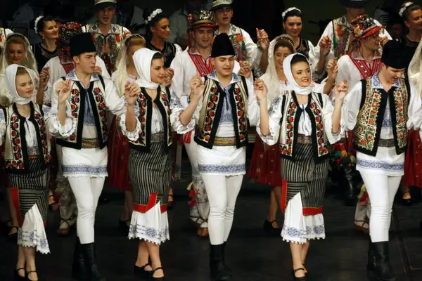 Revelionul Seniorilor 2015 @ Salonul Luminii Elba-Com