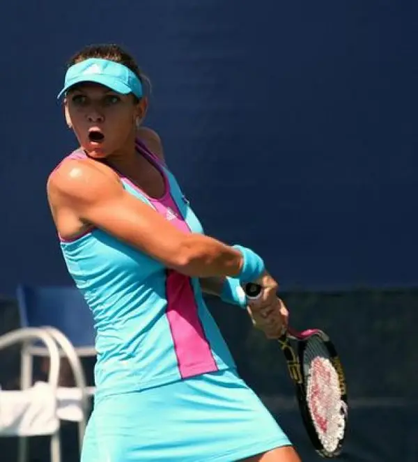 Halep şi Begu s-au calificat in turul doi la Australian Open
