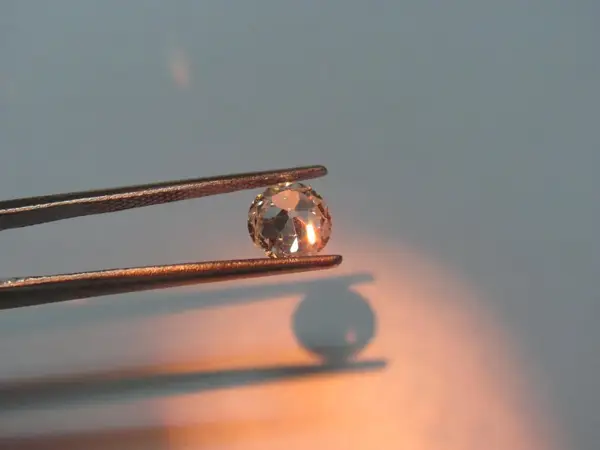 Romania, taramul diamantelor de slaba calitate si sintetice