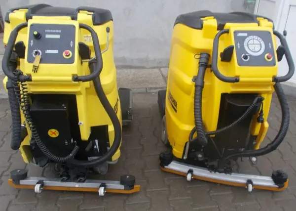 Vindem masini de spalat pardoseli Karcher BR750 second hand