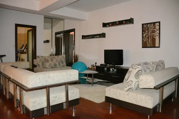 Vand apartament lux (nou) cu 3 camere in zona Braytim