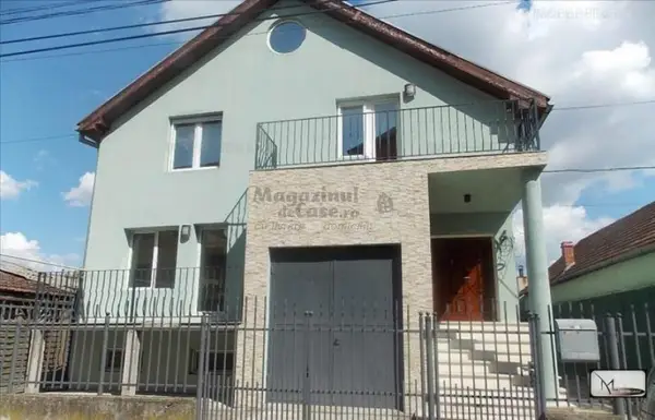 Casa 290 mp, zona Ronat