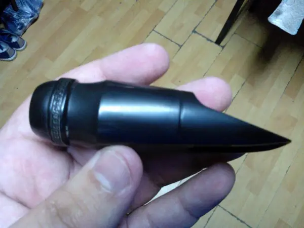 Vand mustiuc Selmer Soloist D