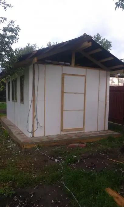 Vand mini casuta pentru crescut prepelite sau ideal pentru foisor