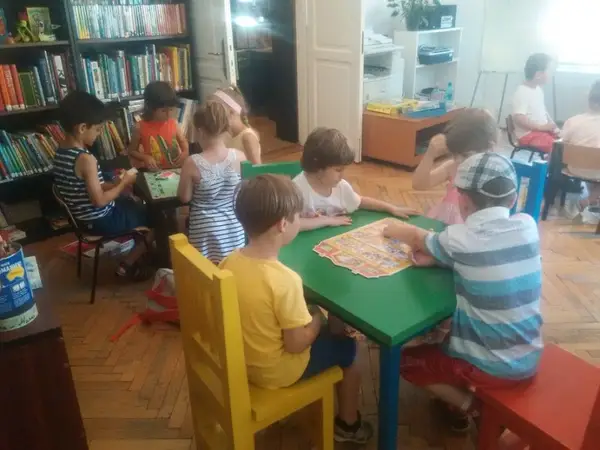 Dimineti de jocuri pentru copii