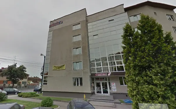 Birouri de inchiriat , 3 camere, bucatarie, baie, 2 parcari, internet