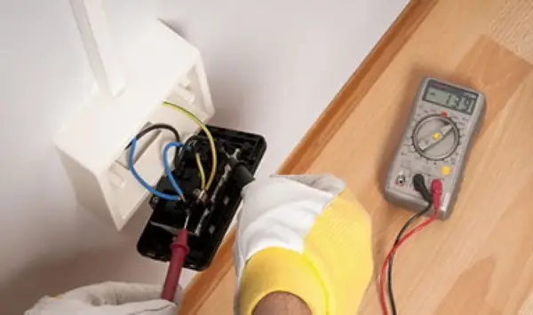 Electricieni