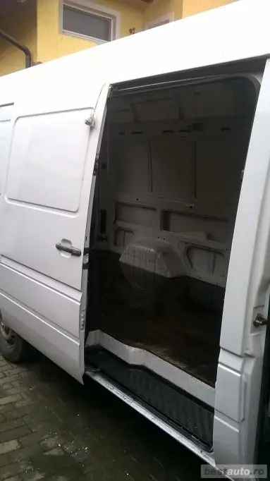 Efectuez servicii de transport marfa
