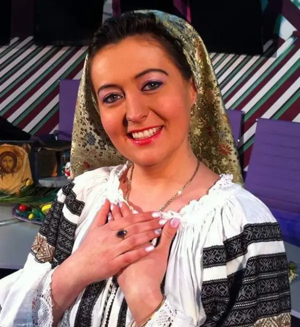 Felicia Costa - cantareata de muzica populara