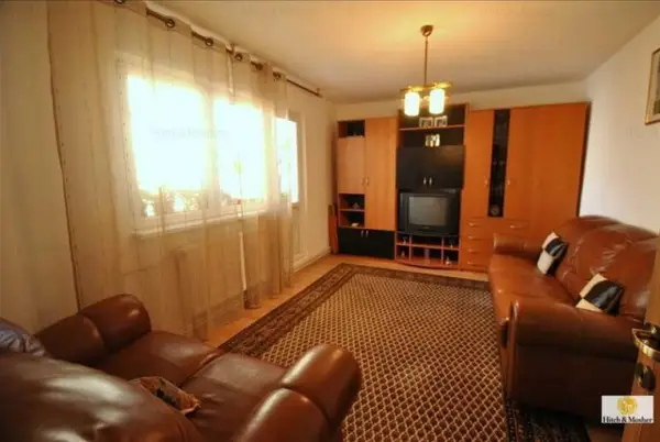 Apartament cu 4 camere in zona Sagului