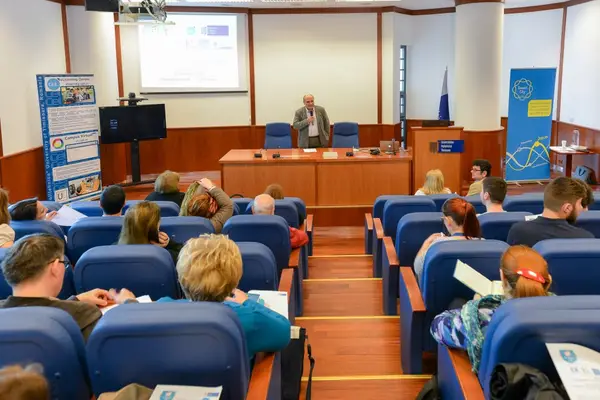 Workshop de succes in educatia deschisa la Universitatea Politehnica Timisoara