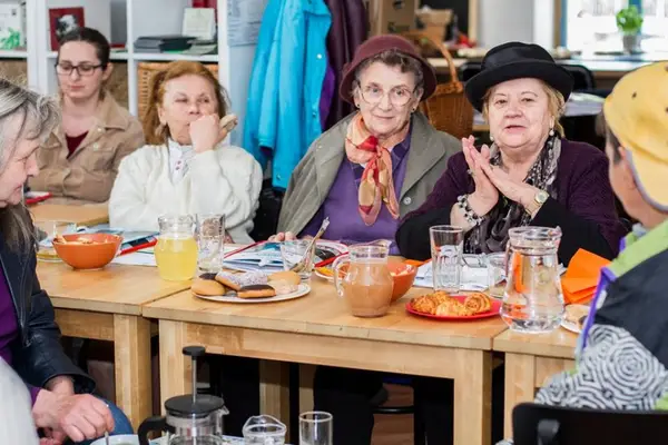 Caravana Cafeneaua Seniorilor: „Munca la vârsta a treia este terapie"