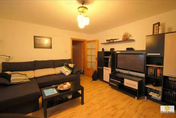 Apartament cu 3 camere de vanzare in zona Aradului