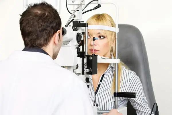 Angajam doctori oftalmologi in Timisoara