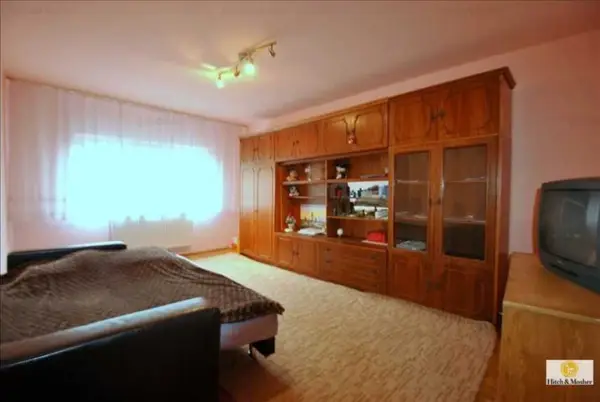 Apartament cu 3 camere de vanzare in zona Torontalului