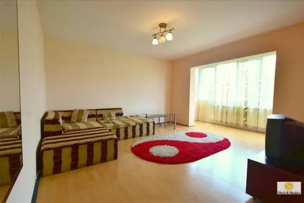 De vanzare apartament 3 camere, decomandat in Complexul Studentesc