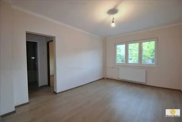 De vanzare apartament cu 3 camere, zona Gh Lazar