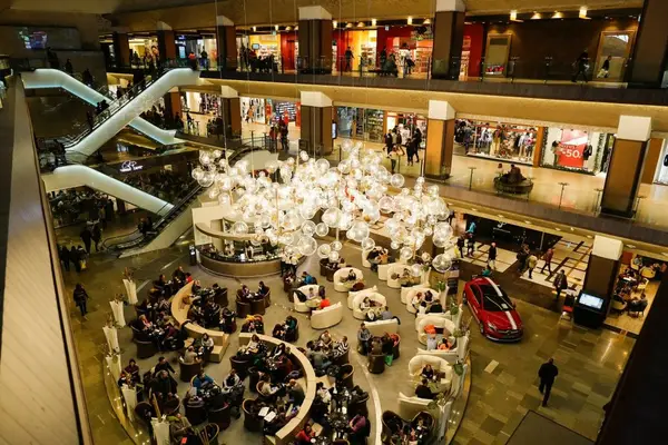 Gabriela Szabo la Iulius Mall