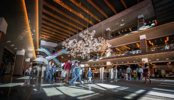 Iulius Mall te premiaza cu bilete la Music Travel Festival