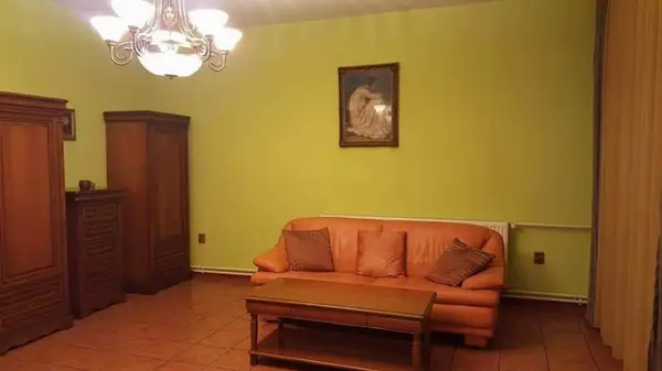 Vand casa zona Lunei