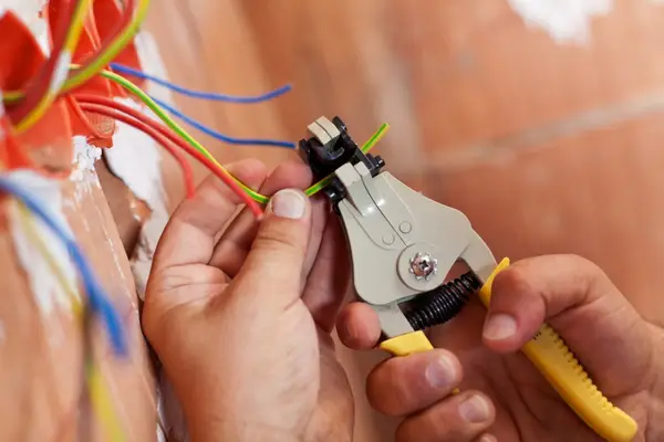 Execut instalatii electrice