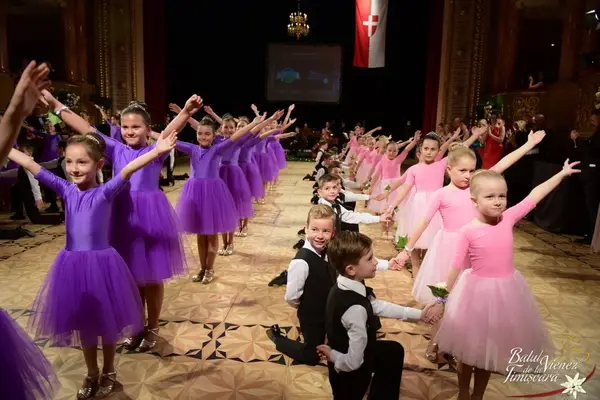 Copiii si tinerii sunt invitati sa participe la Balul Vienez de la Timisoara