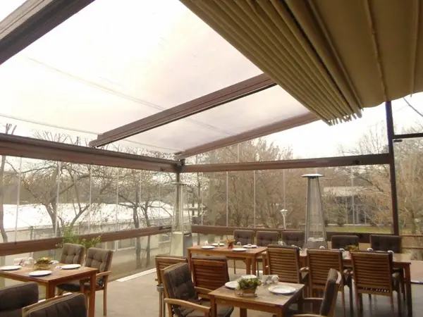 Miracolul unei pergole retractabile de la GLASS Elements, va schimba viata din temelii