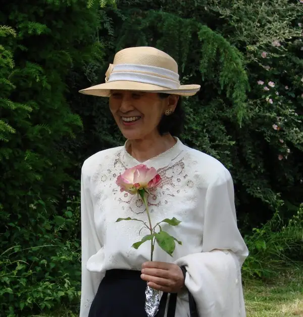 Un suflet la joacă / Intâlnire cu poeta Shizue OGAWA (Japonia)