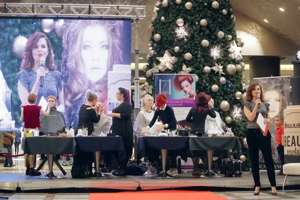 Stralucire si culoare, la evenimentul de make-up